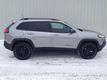 Jeep Cherokee V-6 cyl