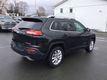 Jeep Cherokee V-6 cyl