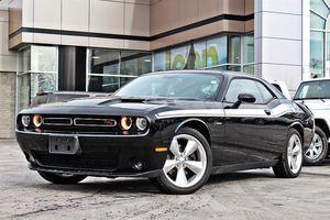 Dodge Challenger V-8 cyl