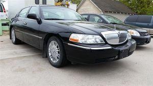 Lincoln Town Car V-8 cyl