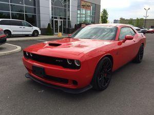 Dodge Challenger V-8 cyl