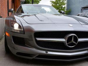 Mercedes-Benz SLS AMG V-8 cyl