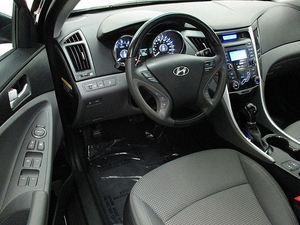 Hyundai Sonata 2.4 L
